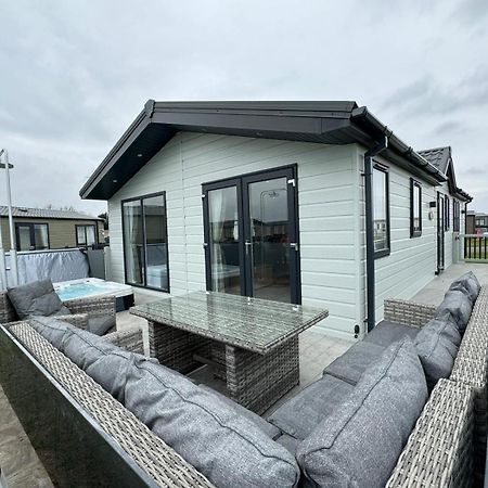 Golden Anchor - The Oakland Lodge - Coastal Caravan Breaks Chapel Saint Leonards Esterno foto