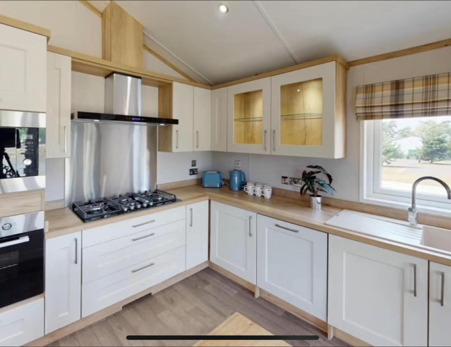 Golden Anchor - The Oakland Lodge - Coastal Caravan Breaks Chapel Saint Leonards Esterno foto