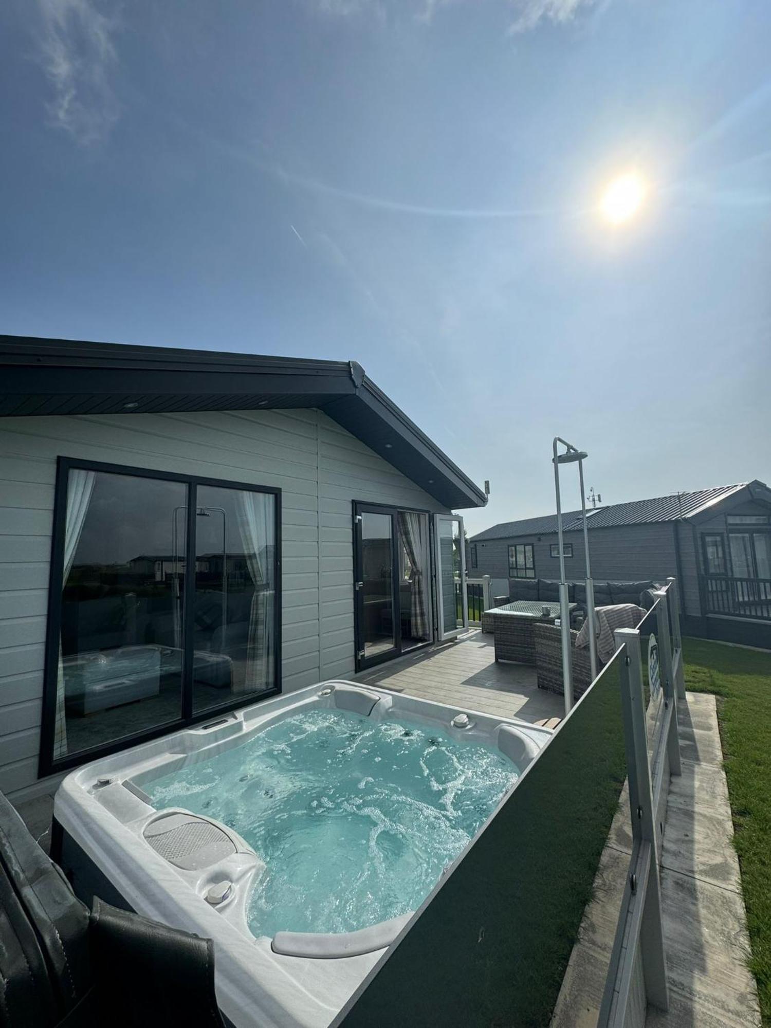 Golden Anchor - The Oakland Lodge - Coastal Caravan Breaks Chapel Saint Leonards Esterno foto