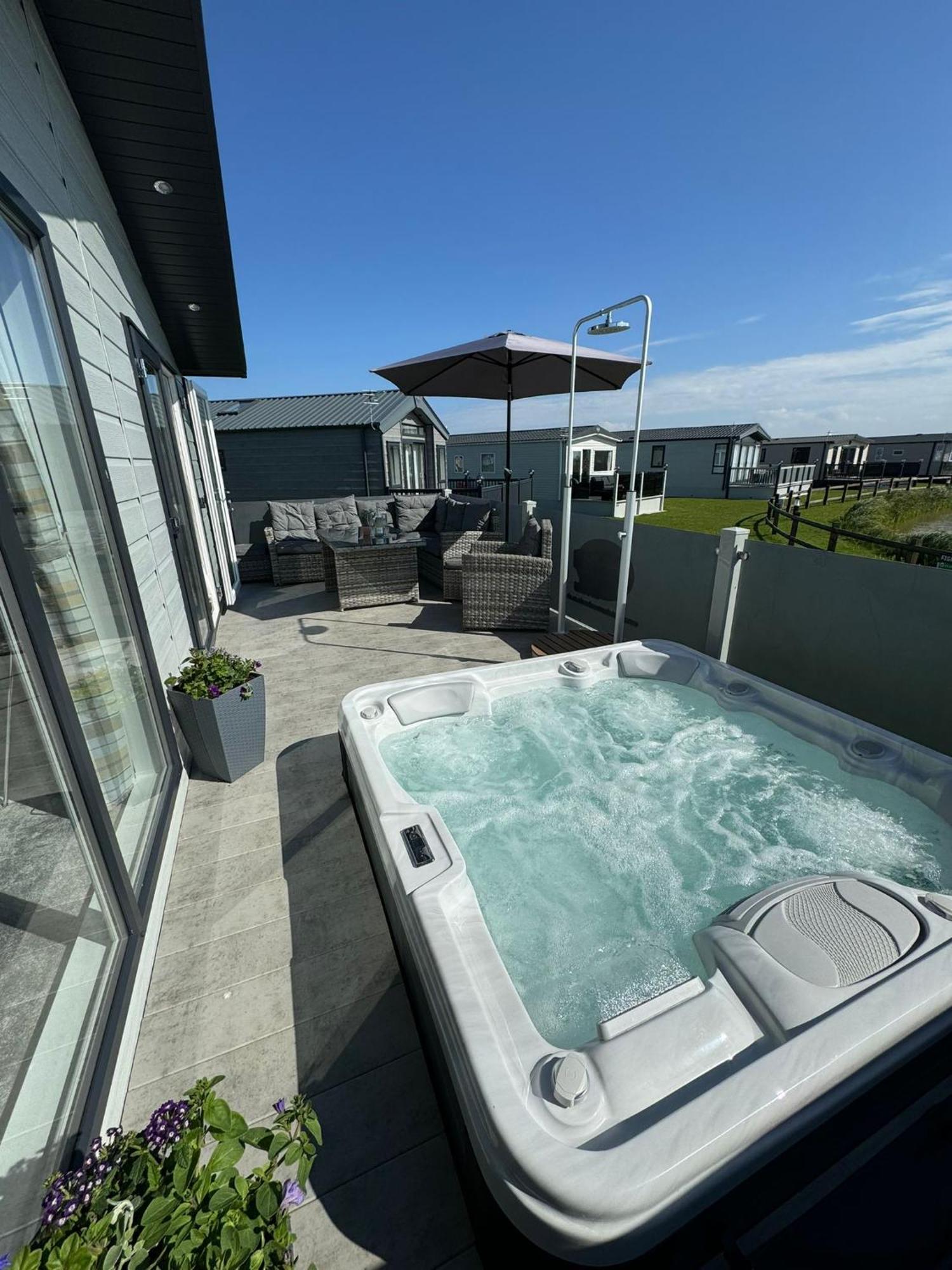 Golden Anchor - The Oakland Lodge - Coastal Caravan Breaks Chapel Saint Leonards Esterno foto